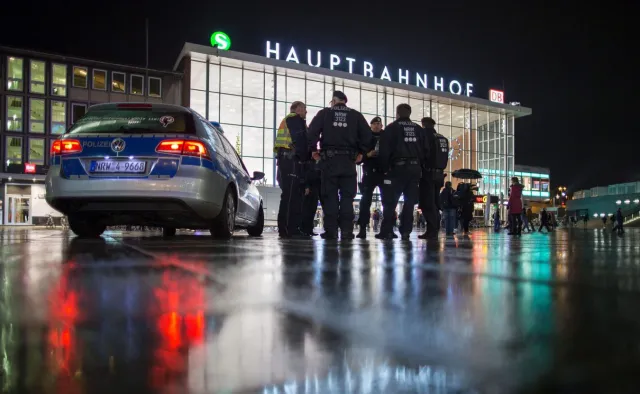 Ostra dyskusja o imigrantach w Niemczech po serii napaści seksualnych na kobiety