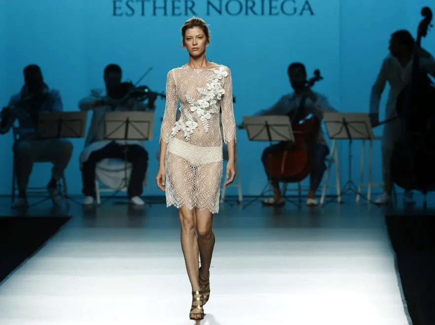8232223-pokaz-kolekcji-esther-noriega-na.jpg