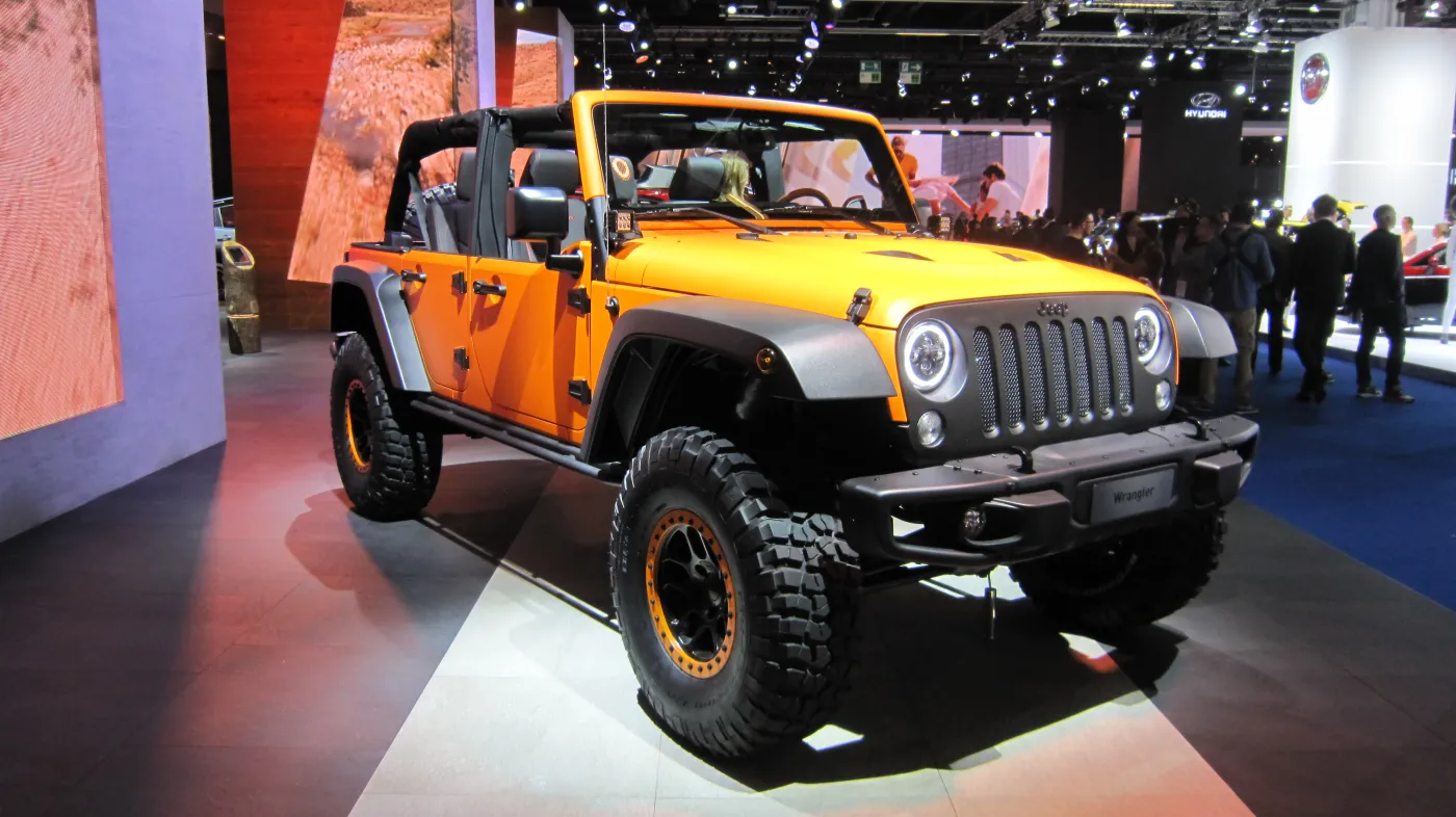 8235211-jeep-wrangler-rubicon-sunriser.jpg
