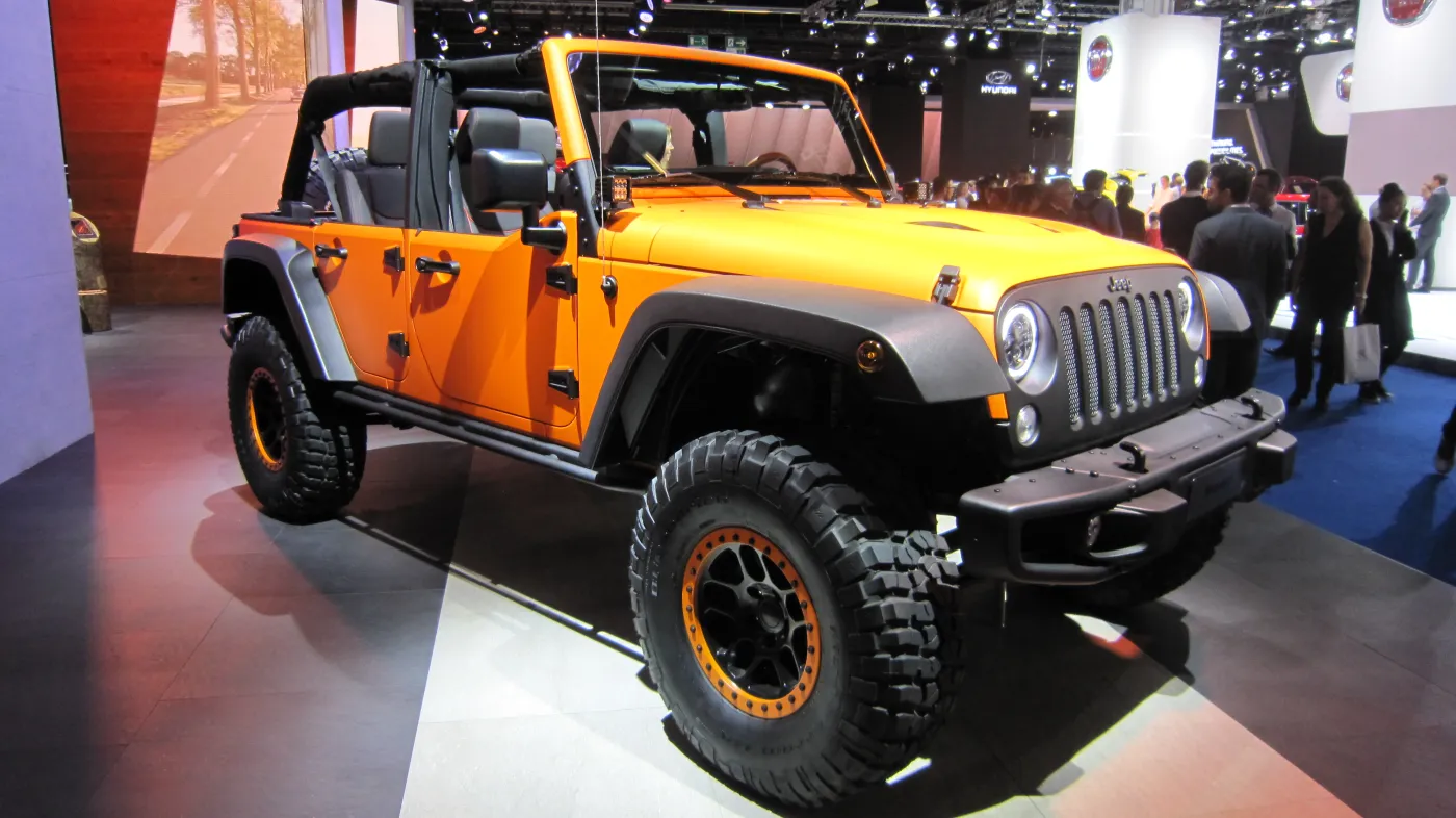 8235275-jeep-wrangler-rubicon-sunriser.jpg