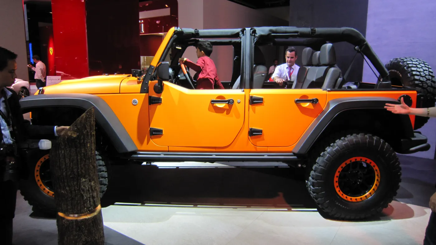 8235339-jeep-wrangler-rubicon-sunriser.jpg