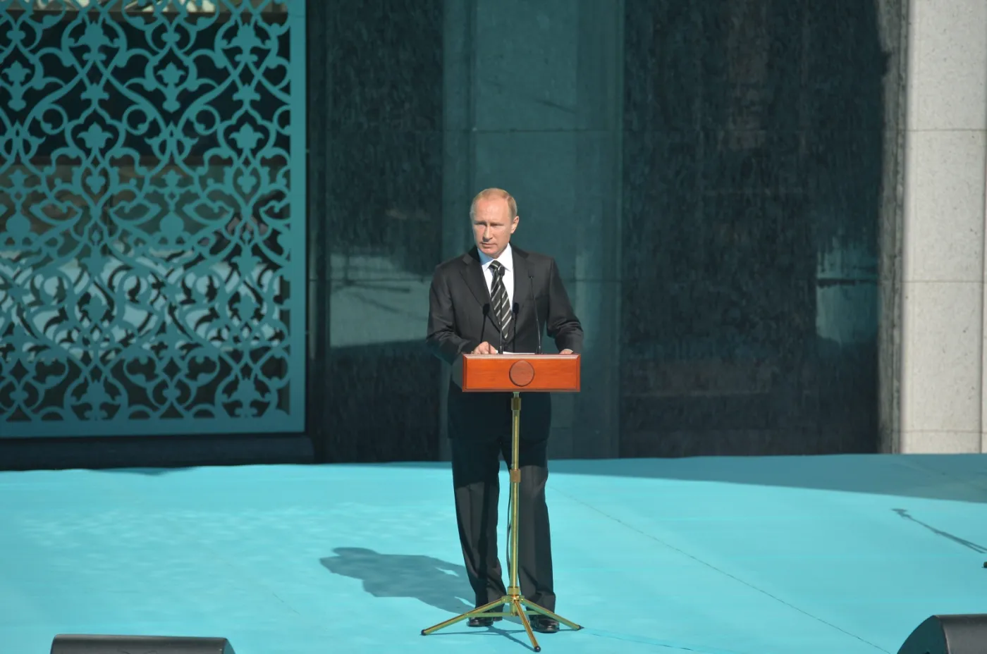 8246748-wladimir-putin-otworzyl-meczet.jpg