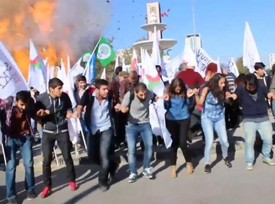 Bomba eksplodowała w tłumie. WIDEO z zamachu w stolicy Turcji [AKTUALIZACJA]