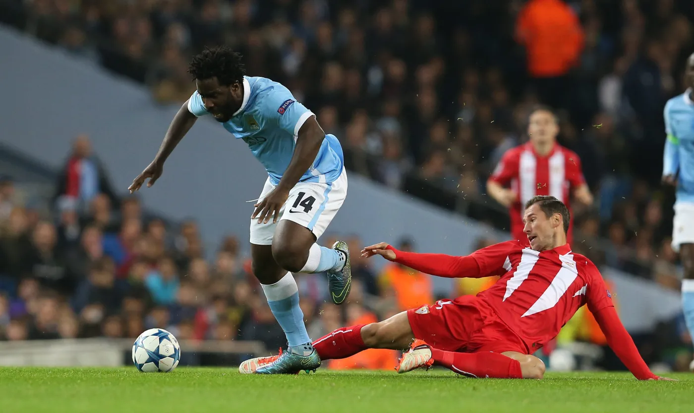 Grzegorz Krychowiak (w czerwonym stroju)