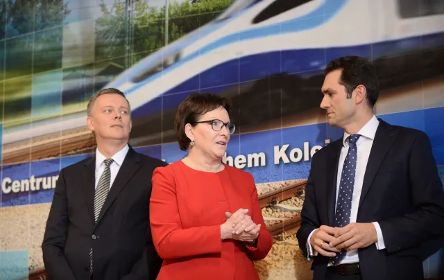 "Platforma musi teraz uratować się przed samą sobą". OPINIA