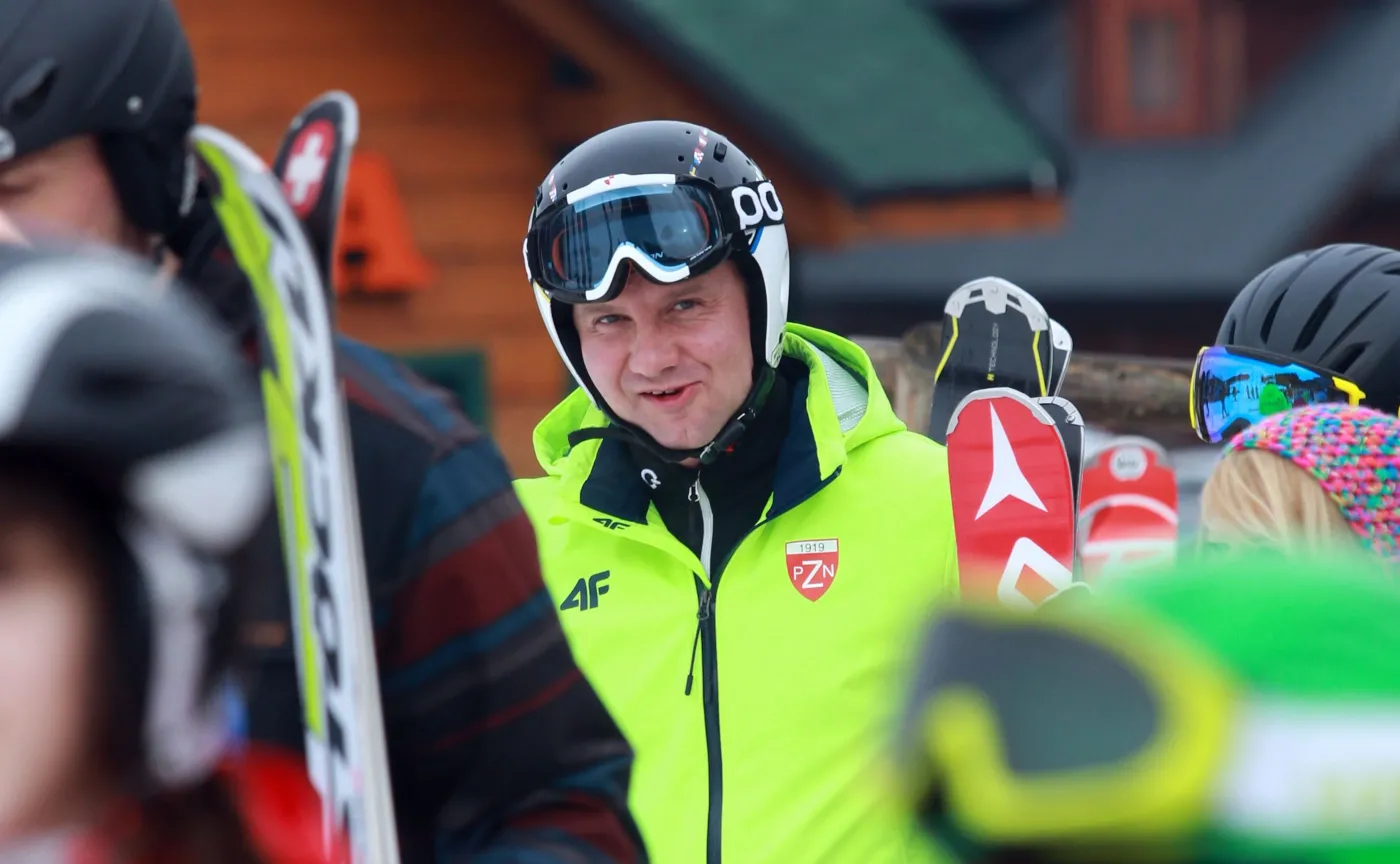 Prezydent Andrzej Duda na stoku narciarskim w Istebnej