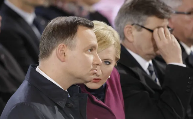 Dziennikarze krytykują artykuł o Agacie Kornhauser-Dudzie. "Wyborcza" przytacza plotkę o nieślubnym dziecku prezydenta