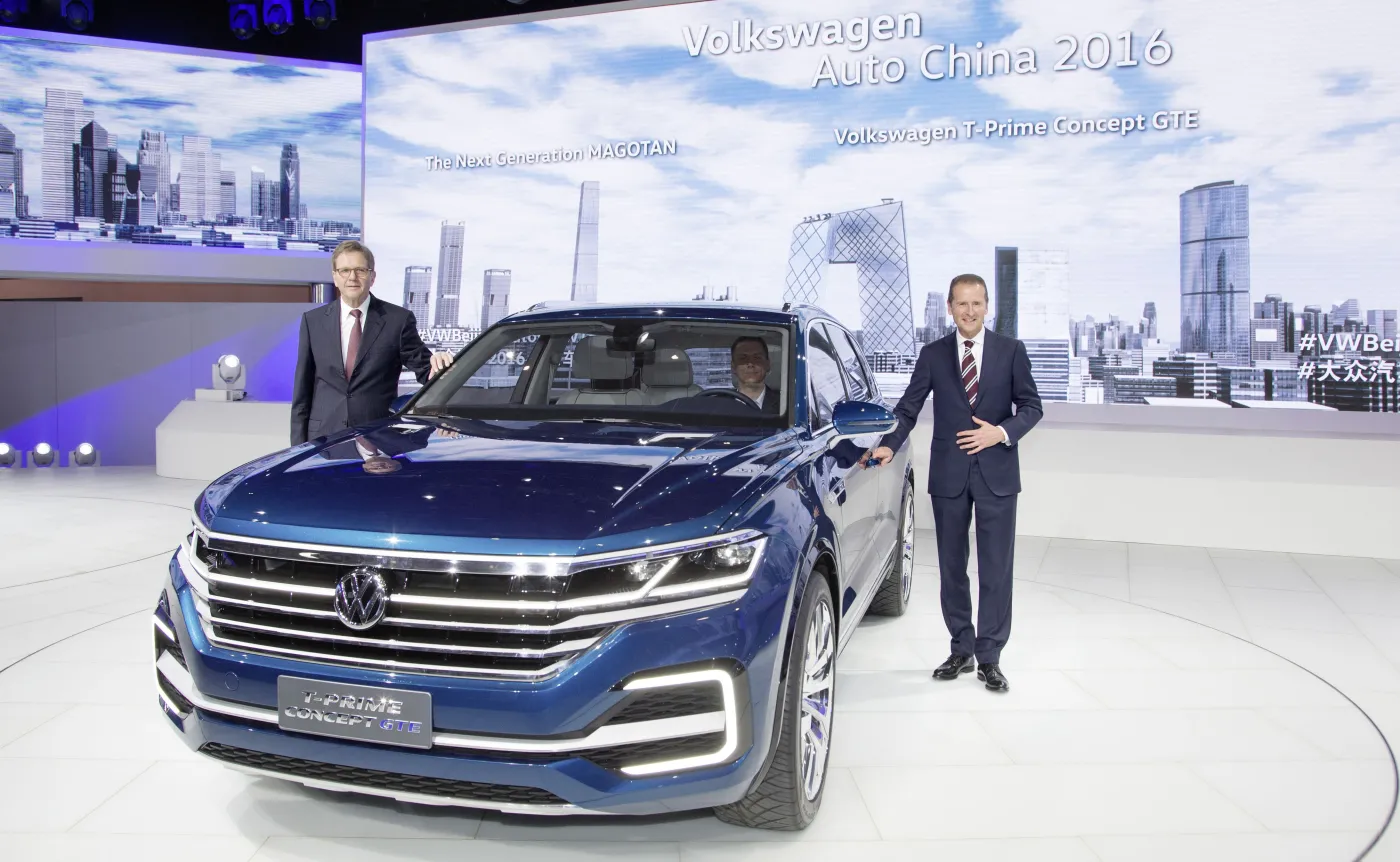 8978215-volkswagen-t-prime-concept-gte.jpg