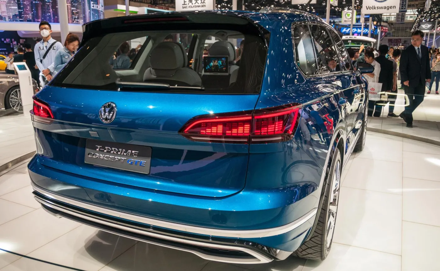 8983160-volkswagen-t-prime-concept-gte.jpg
