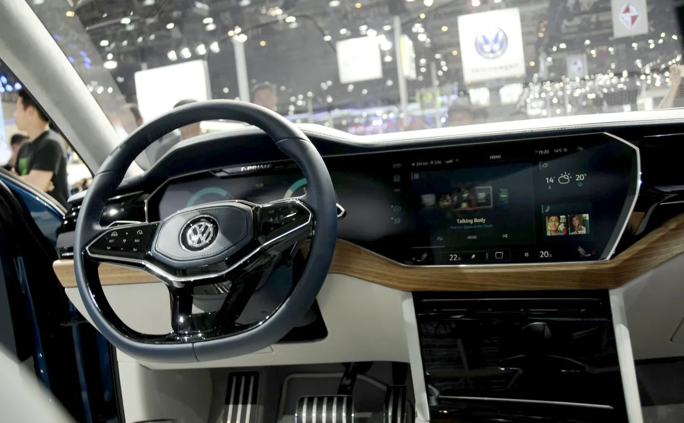 8983224-volkswagen-t-prime-concept-gte.jpg