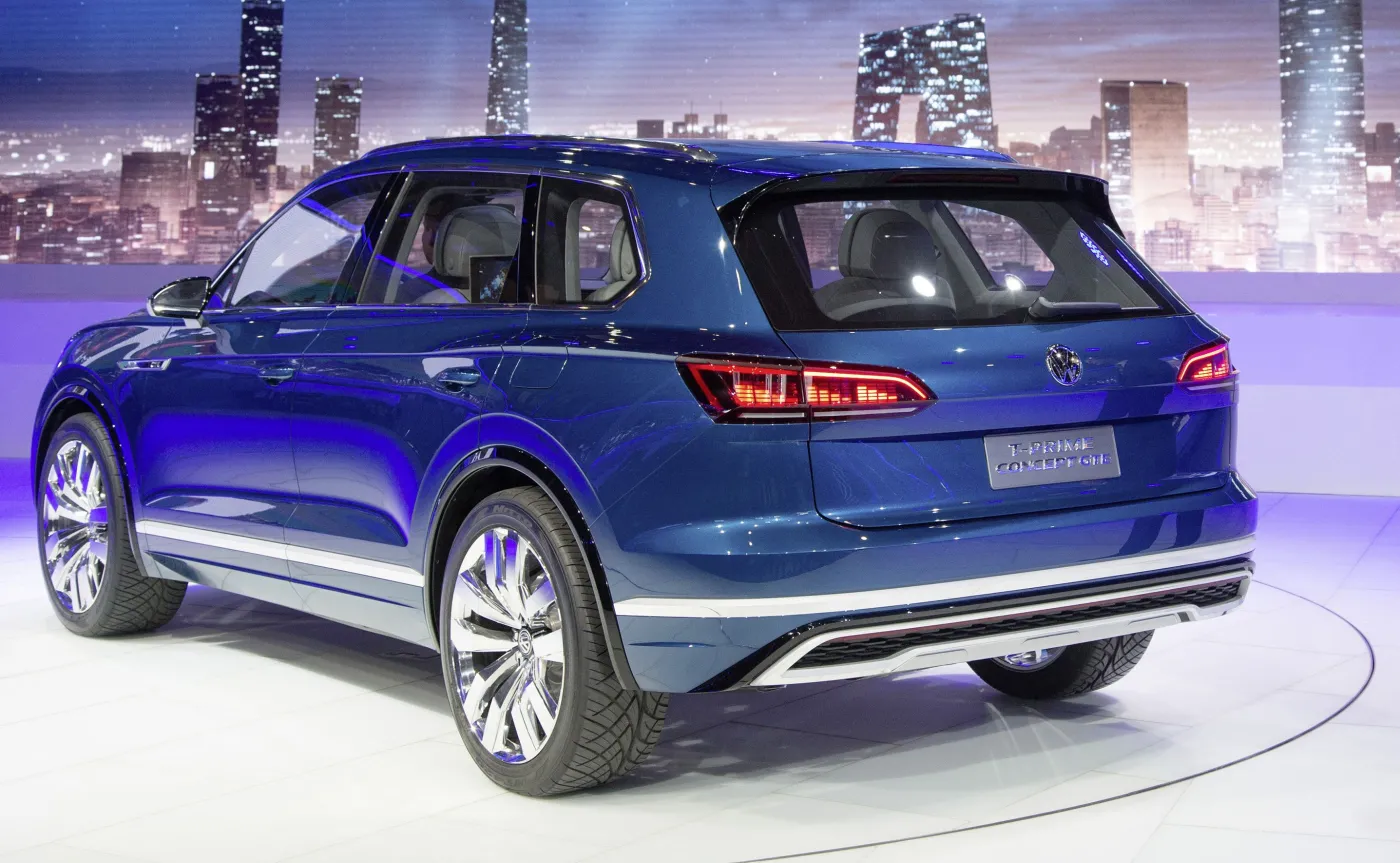 8983288-volkswagen-t-prime-concept-gte.jpg