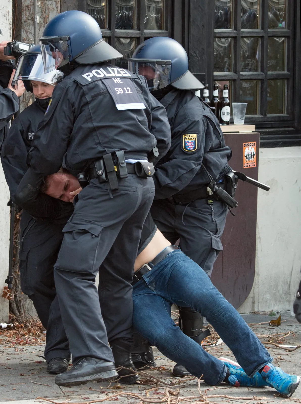 8990404-kibice-sv-darmstadt-i-eintrachtu.jpg