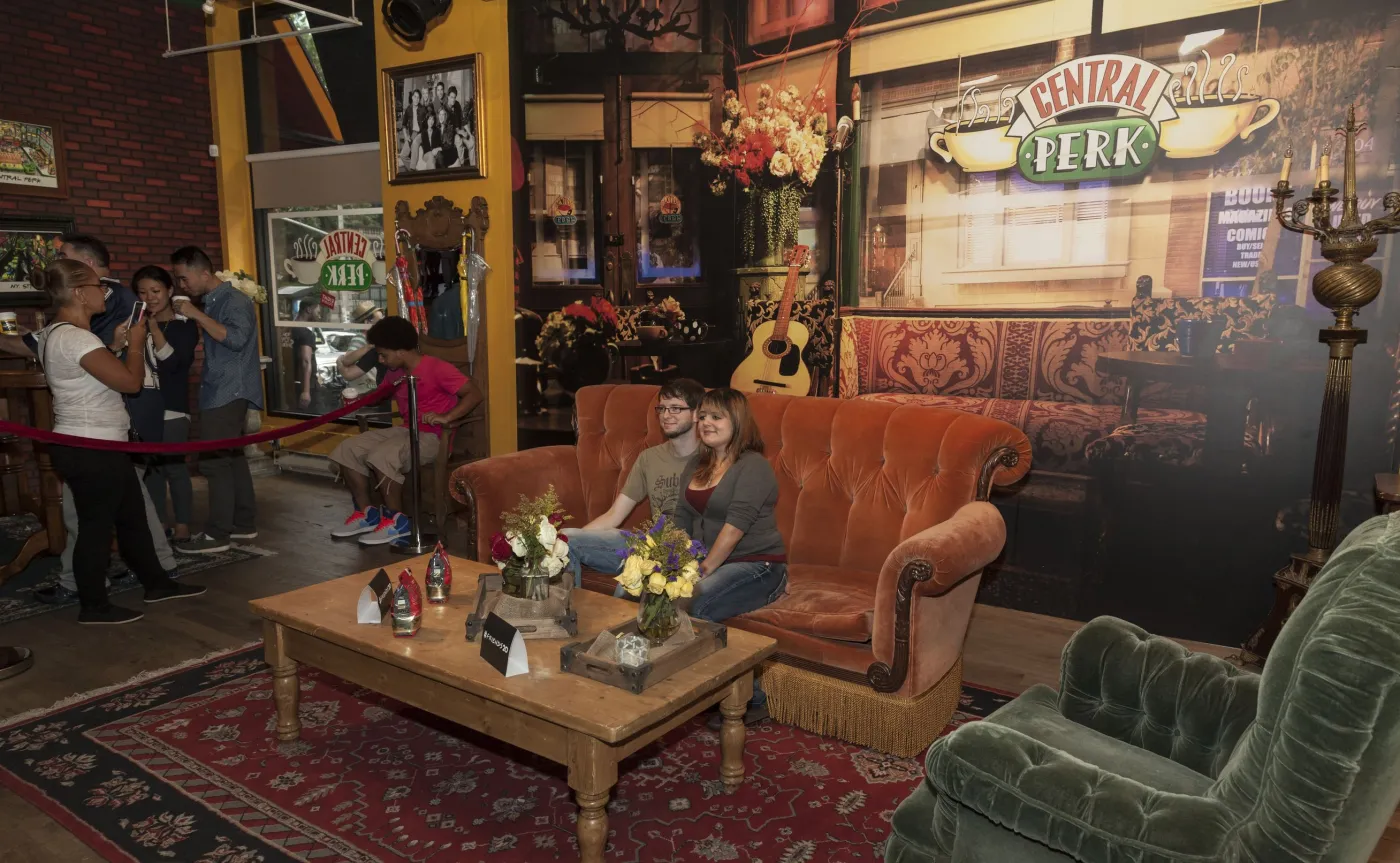8660368-central-perk-kawiarnia-wzorowana.jpg