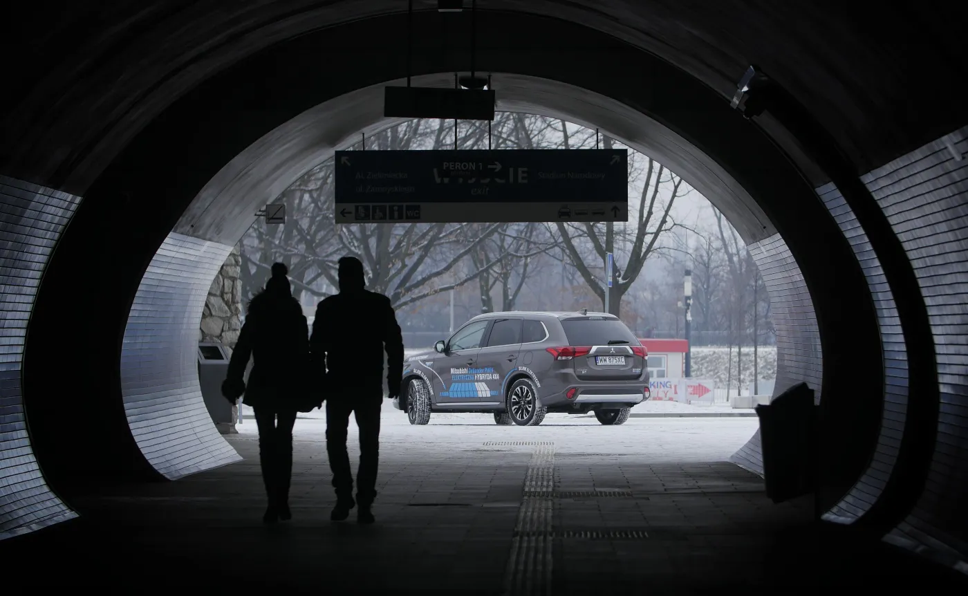 6 zł za "tankowanie pod korek" i 8 lat gwarancji? Nowy SUV już w Polsce. Znamy ceny