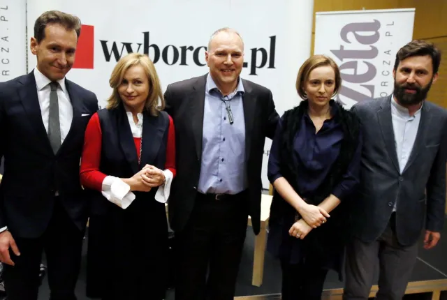 "Ciemny lud" nie kupi propagandy PiS-u? Kurski o popisie lizusostwa wobec premier Szydło w "Wiadomościach"