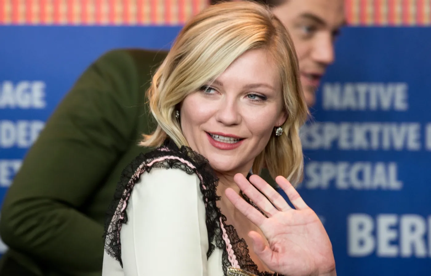 8734477-kirsten-dunst-promuje-w-berlinie.jpg