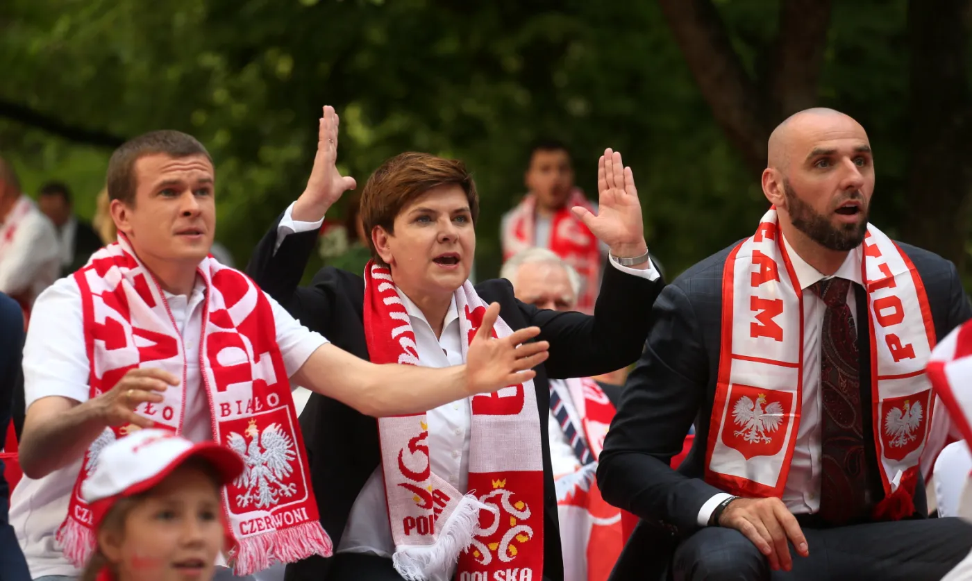 Premier Szydło i ministrowie też kibicowali. Pomagali Gortat i Strejlau