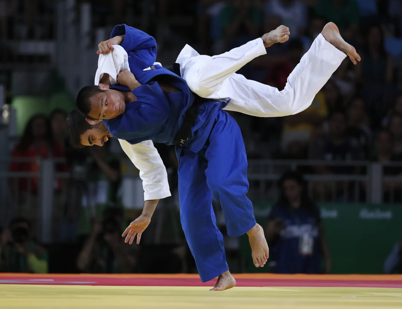 9343452-na-tatami-w-rio-de-janeiro-nikt.jpg