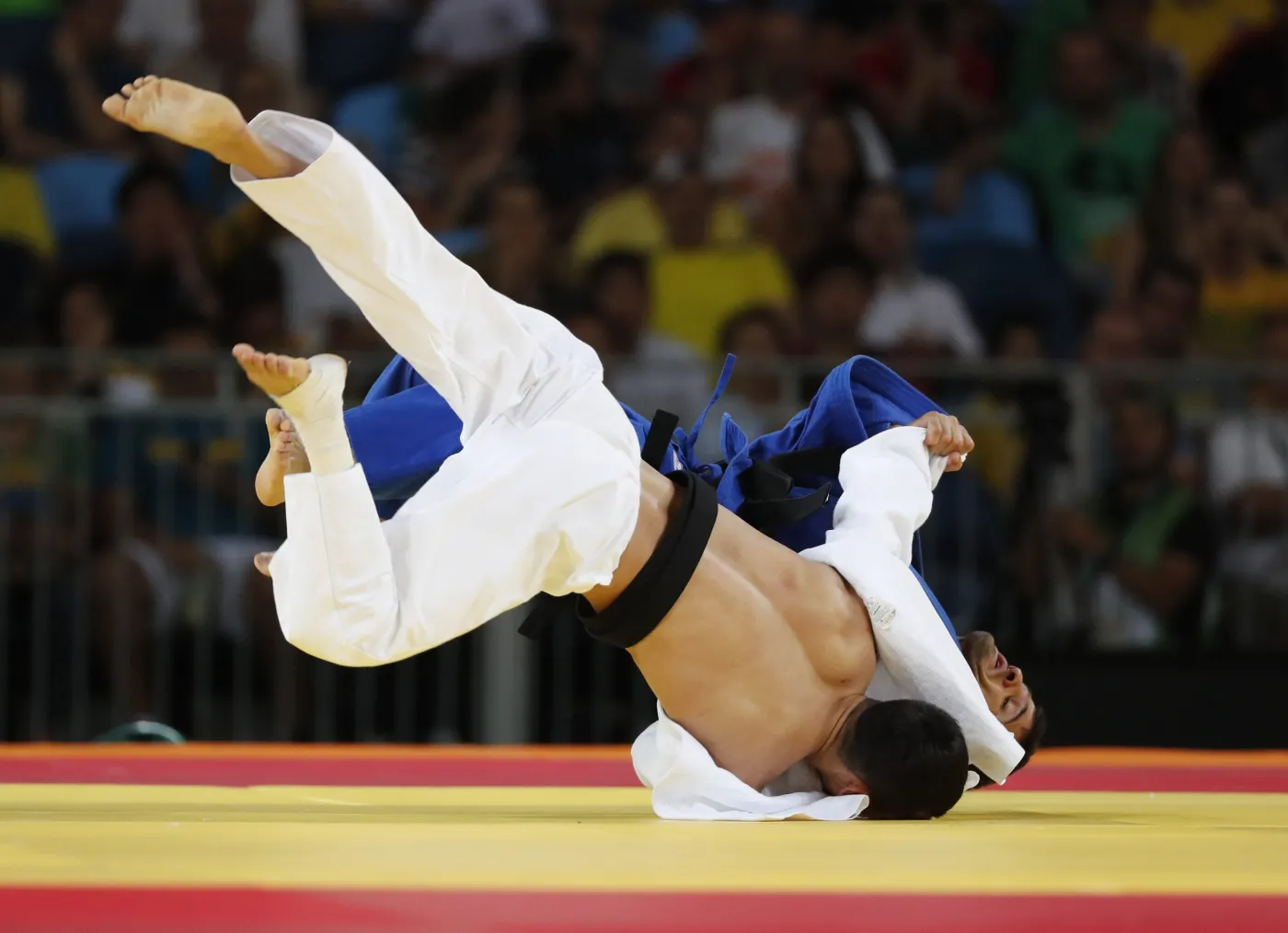 9343019-na-tatami-w-rio-de-janeiro-nikt.jpg