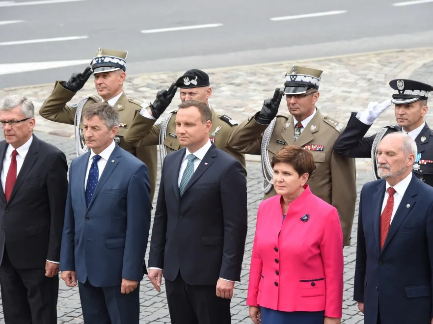 9369191-andrzej-duda-beata-szydlo-antoni.jpg