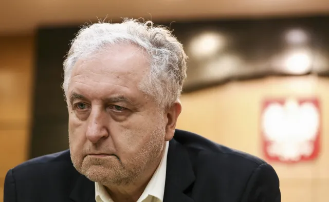 Prezes Rzepliński komentuje słowa prezydenta Dudy: Niech sobie mówi... Nie jestem politykiem. To nieprawda