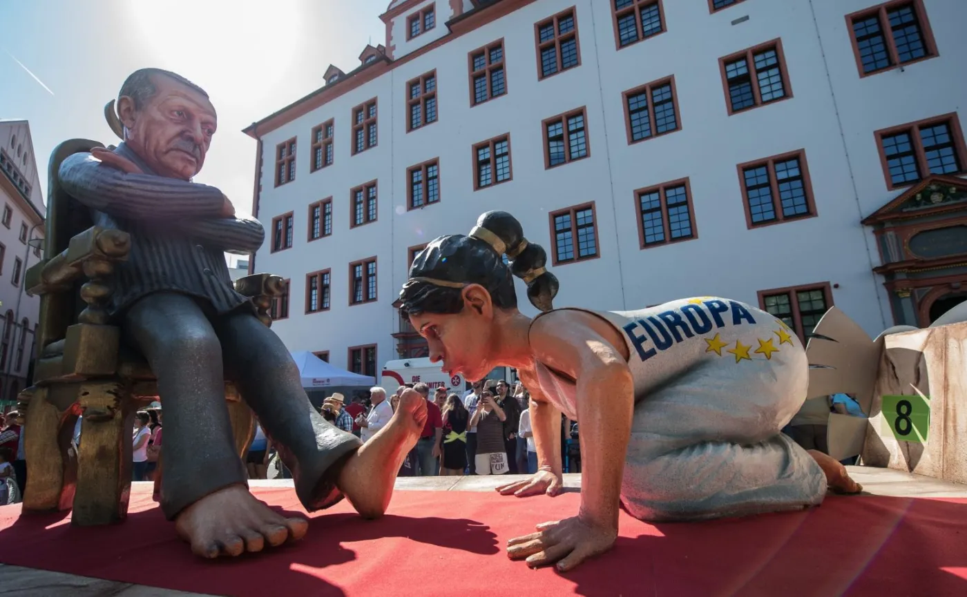 Podobizna prezydenta Turcji na paradzie w Moguncji
