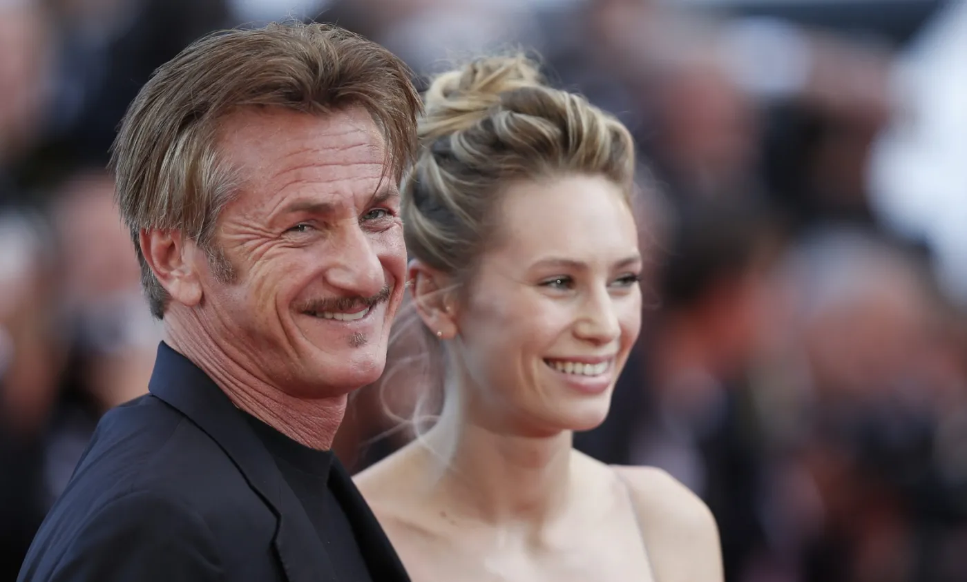 9064658-sean-penn-z-corka-dylan-frances.jpg