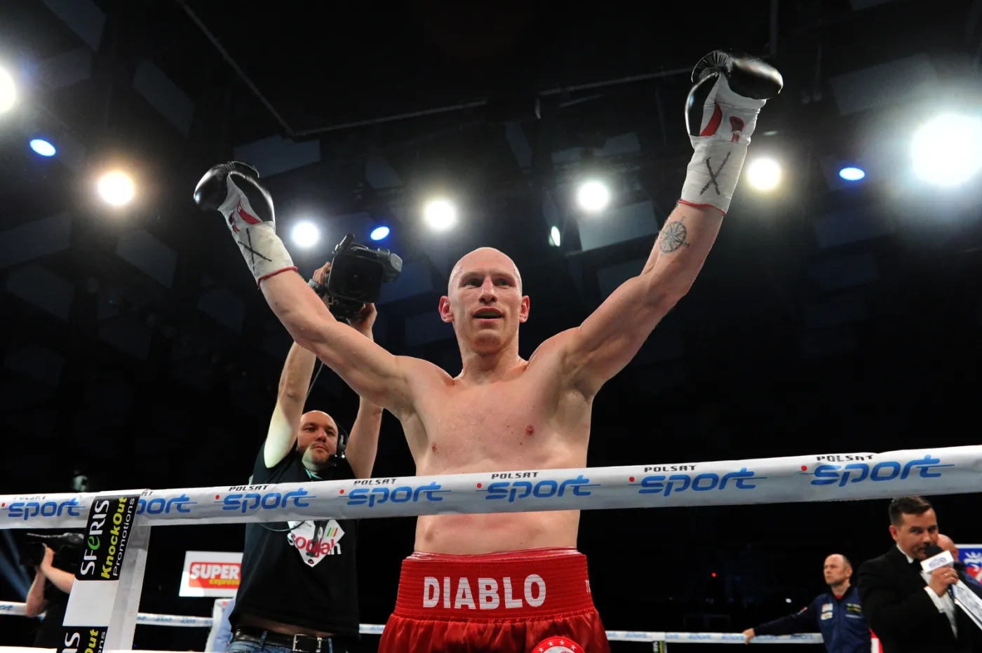 "Diablo" Włodarczyk wygrał przez nokaut. Polak zdobył pas IBF Intercontinental