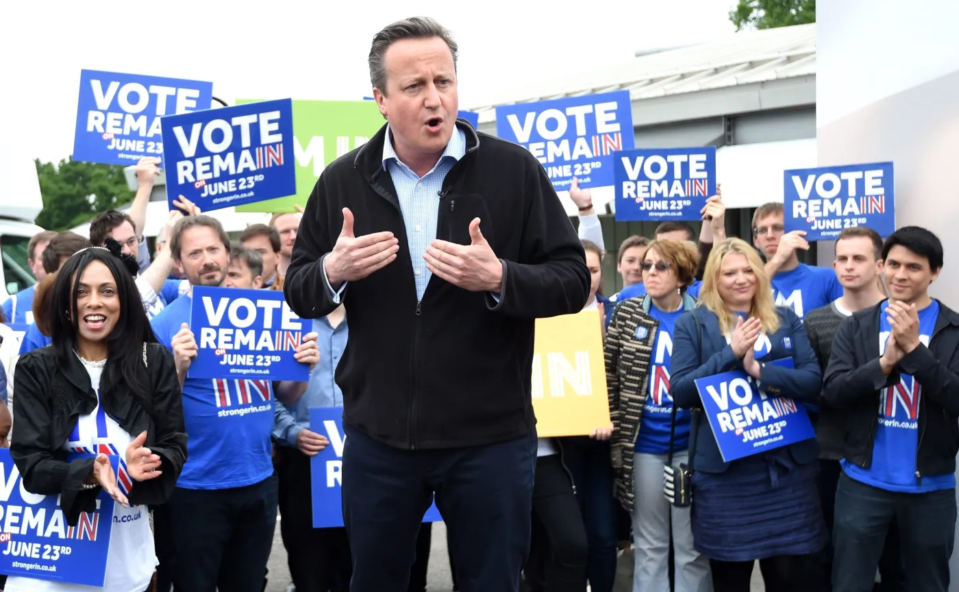 Ostatnie chwile premiera Camerona. Pogrążają go dane o imigrantach