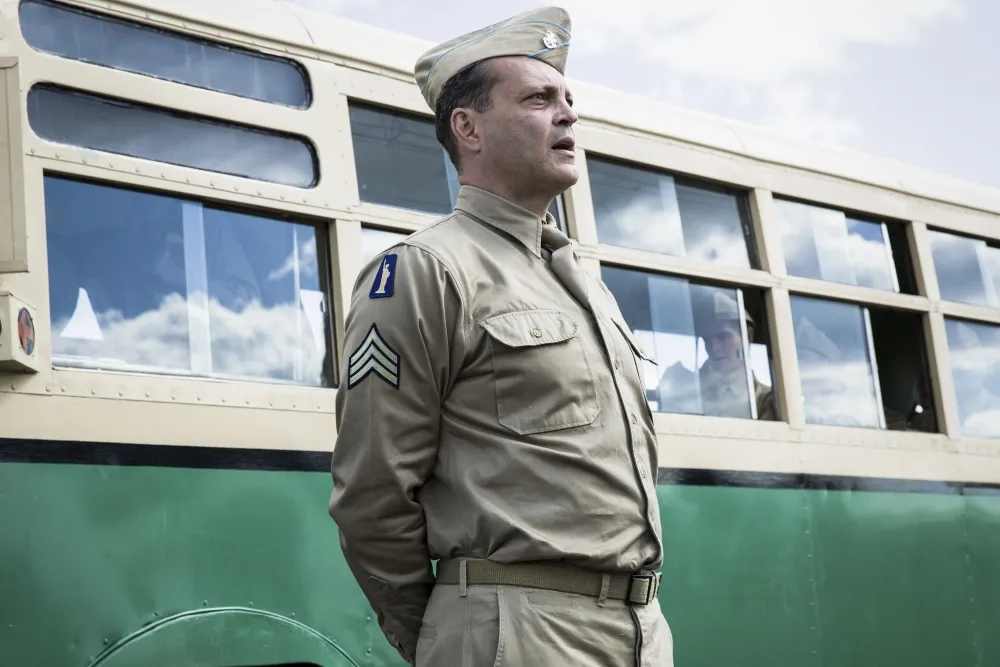 Kadr z filmu "Przełęcz ocalonych", reżyseria Mel Gibson, premiera: 4 listopada