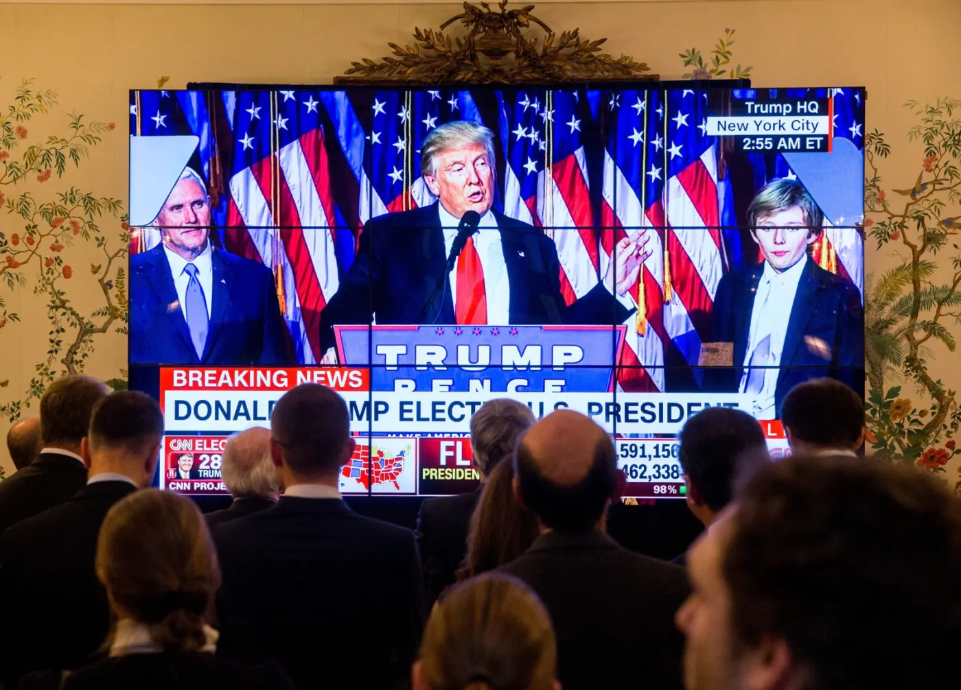 "Idą niepewne czasy" i "czerwona kartka dla sondażowni". Polski Twitter komentuje zwycięstwo Trumpa