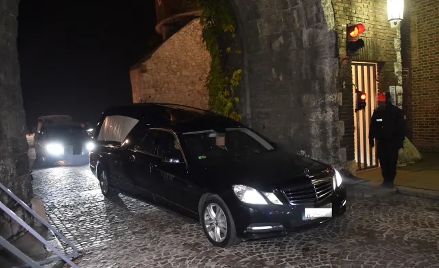 Do Prokuratury wpłynęło 17 zażaleń, sprzeciwów i wniosków o uchylenie decyzji ws. ekshumacji