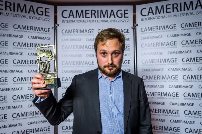 Kacper Fertacz z nagrodą za film "Ostatnia rodzina"