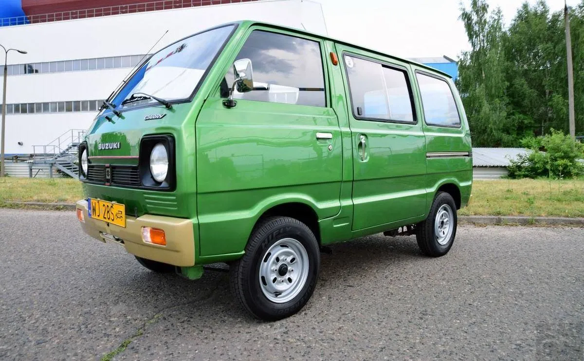 9651562-suzuki-carry-st90v-z-1981-roku.jpg