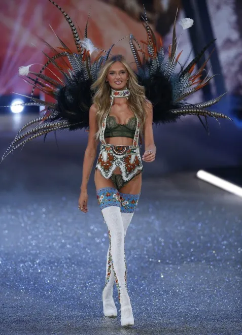 9662960-victoria-s-secret-fashion-show.jpg