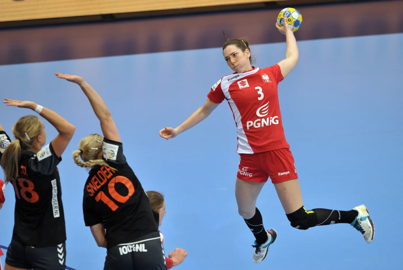 ME piłkarek ręcznych: Wicemistrzynie świata nie dały szans Polkom. Druga porażka biało-czerwonych