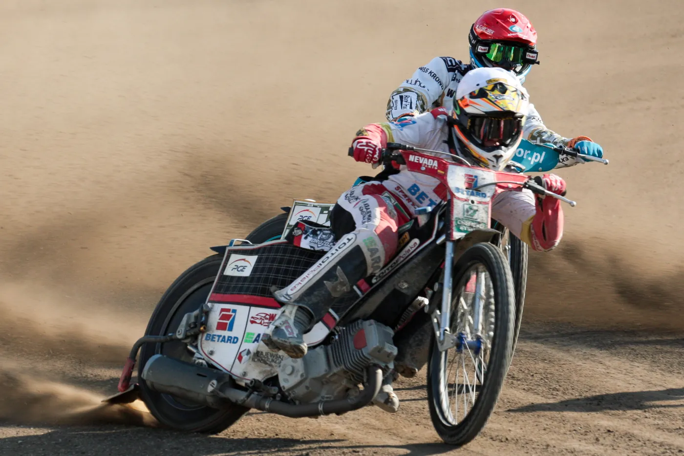 Piotr Protasiewicz (kask czerwony) z Ekantor.pl Falubaz oraz Damian Dróżdż (biały) z Betard Sparta Wrocław