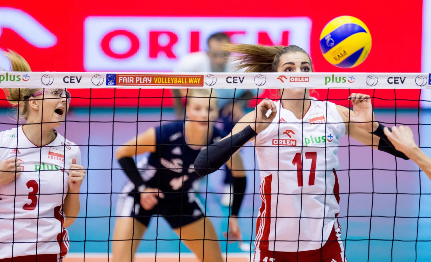 Zawodniczki reprezentacji Polski Kamila Ganszczyk (L) oraz Malwina Smarzek (P)