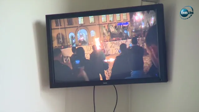 "To był protest przeciwko sprowadzaniu islamistów do Polski". Oskarżony o spalenie kukły Żyda stanął przed sądem