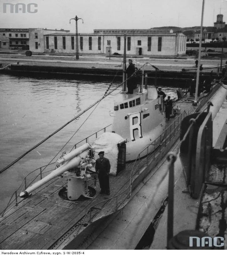 9489904-okrety-przedwojennej-marynarki.jpg