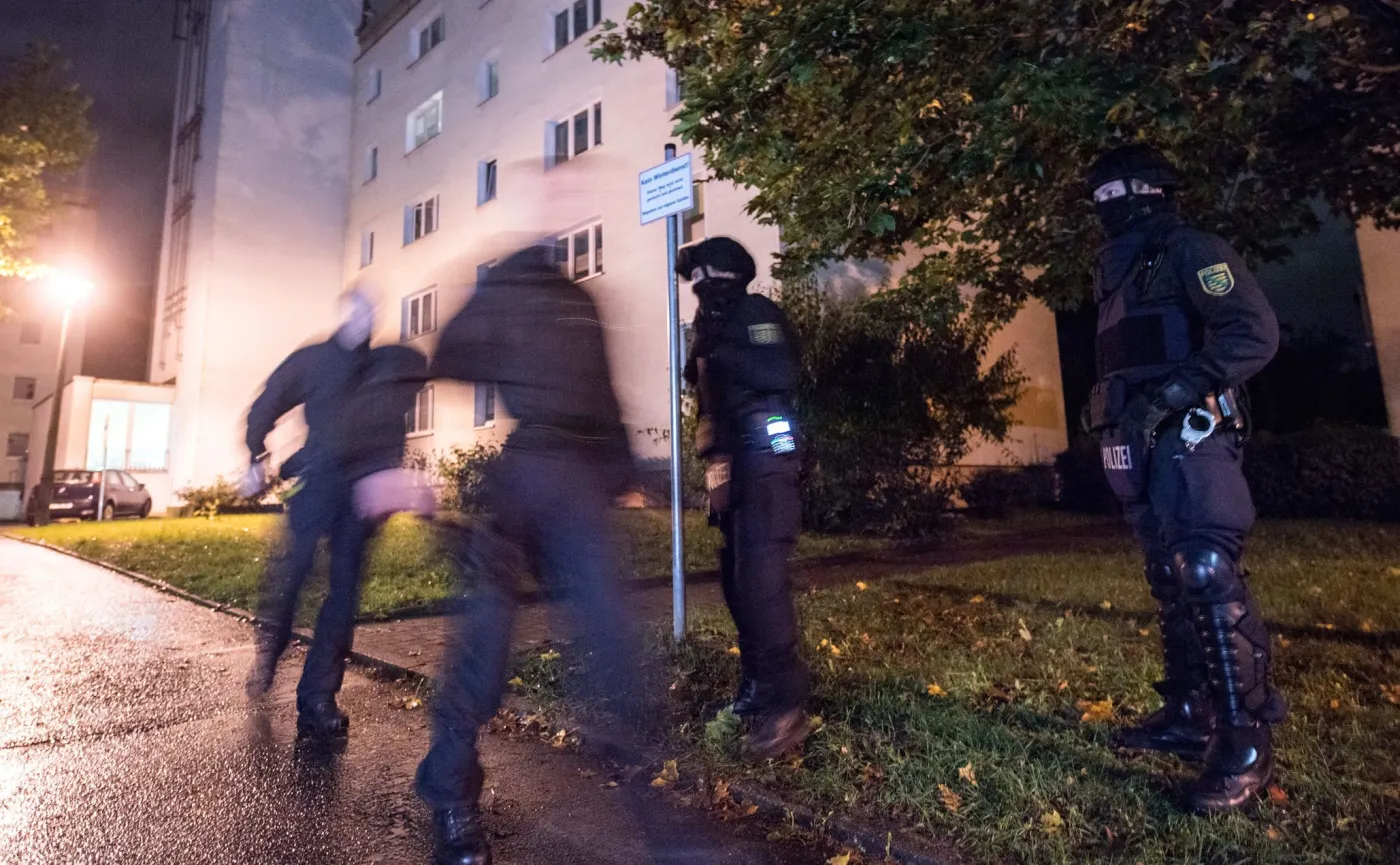 Policjanci na ulicach Chemnitz