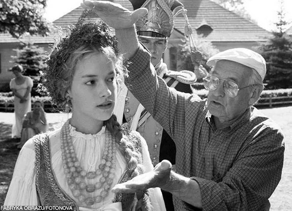 Alicja Bachleda-Curuś i Andrzej Wajda na planie filmu "Pan Tadeusz"