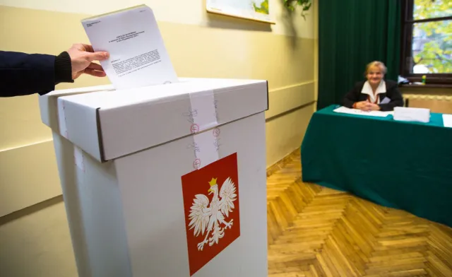 Nie są ani za PiS, ani za PO, a i tak zdecydują, kto wygra wybory. Flis: Symetryzm to dla wyborcy jedyna racjonalna strategia