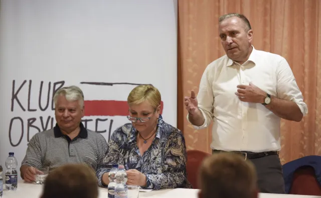 Schetyna o taśmach: Nie jest przypadkiem zdjęcie Pereiry i Kamińskiego na Twitterze