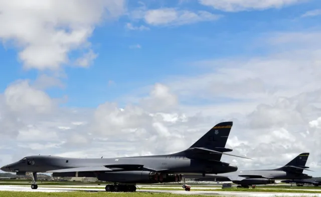 "Nie patrz na rozbłysk lub kulę ognistą". Władze Guam opublikowały instrukcję dla ludności na wypadek ataku