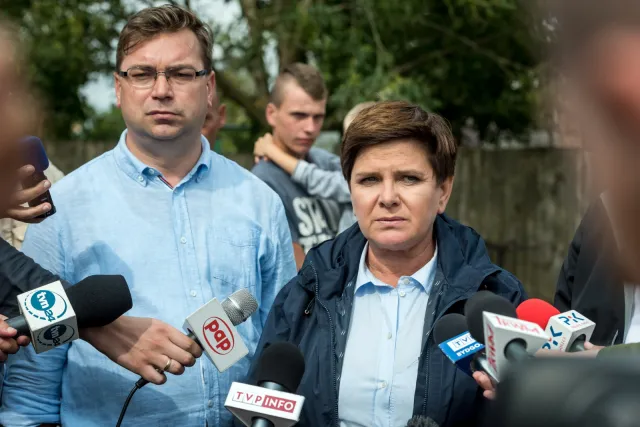Premier Szydło apeluje: Bądźcie solidarni, nie podwyższajcie cen materiałów budowlanych