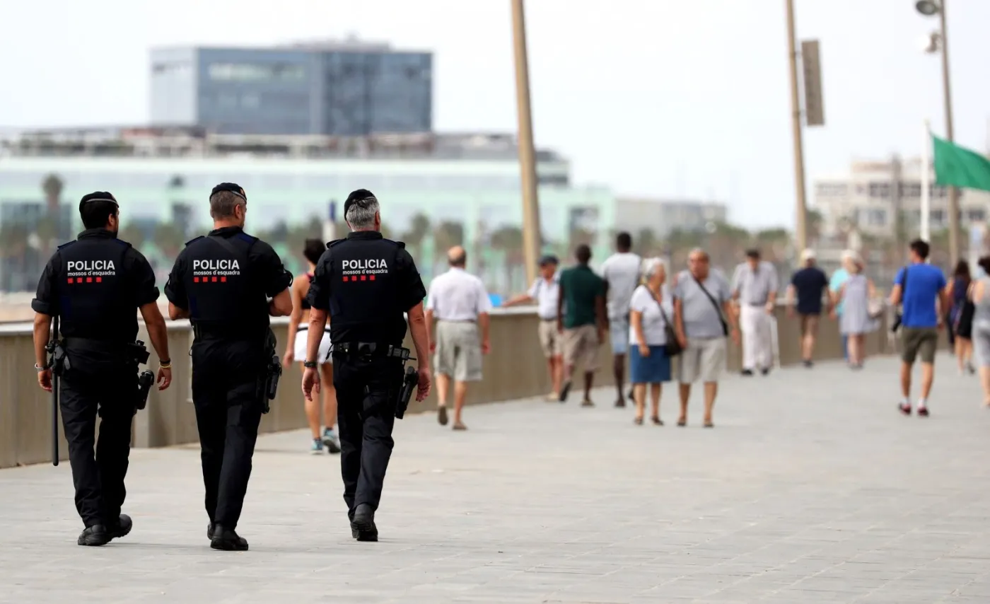 Hiszpańska policja na ulicach Barcelony