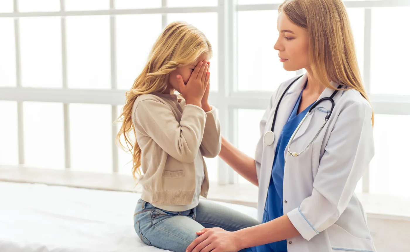 Dziecko płacze w czasie wizyty u lekarza