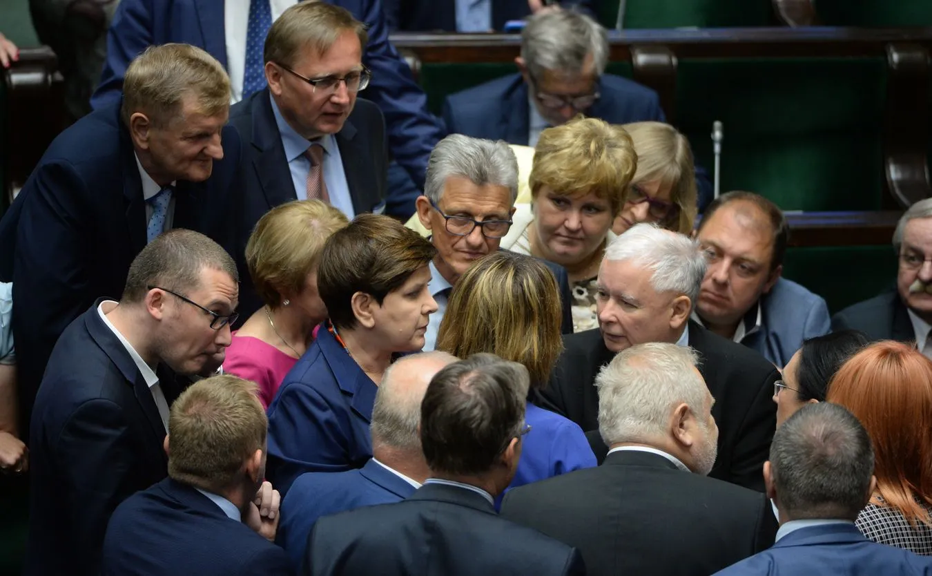 Beata Szydło, Jarosław Kaczyński i posłowie PiS w Sejmie