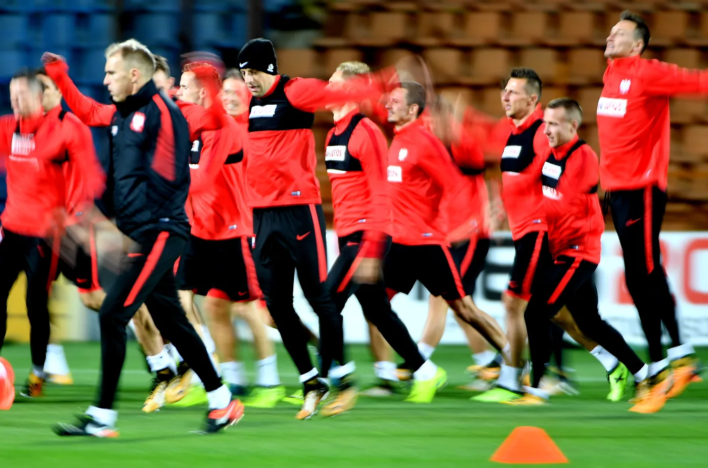 Piłkarze reprezentacji Polski podczas treningu w Erywaniu